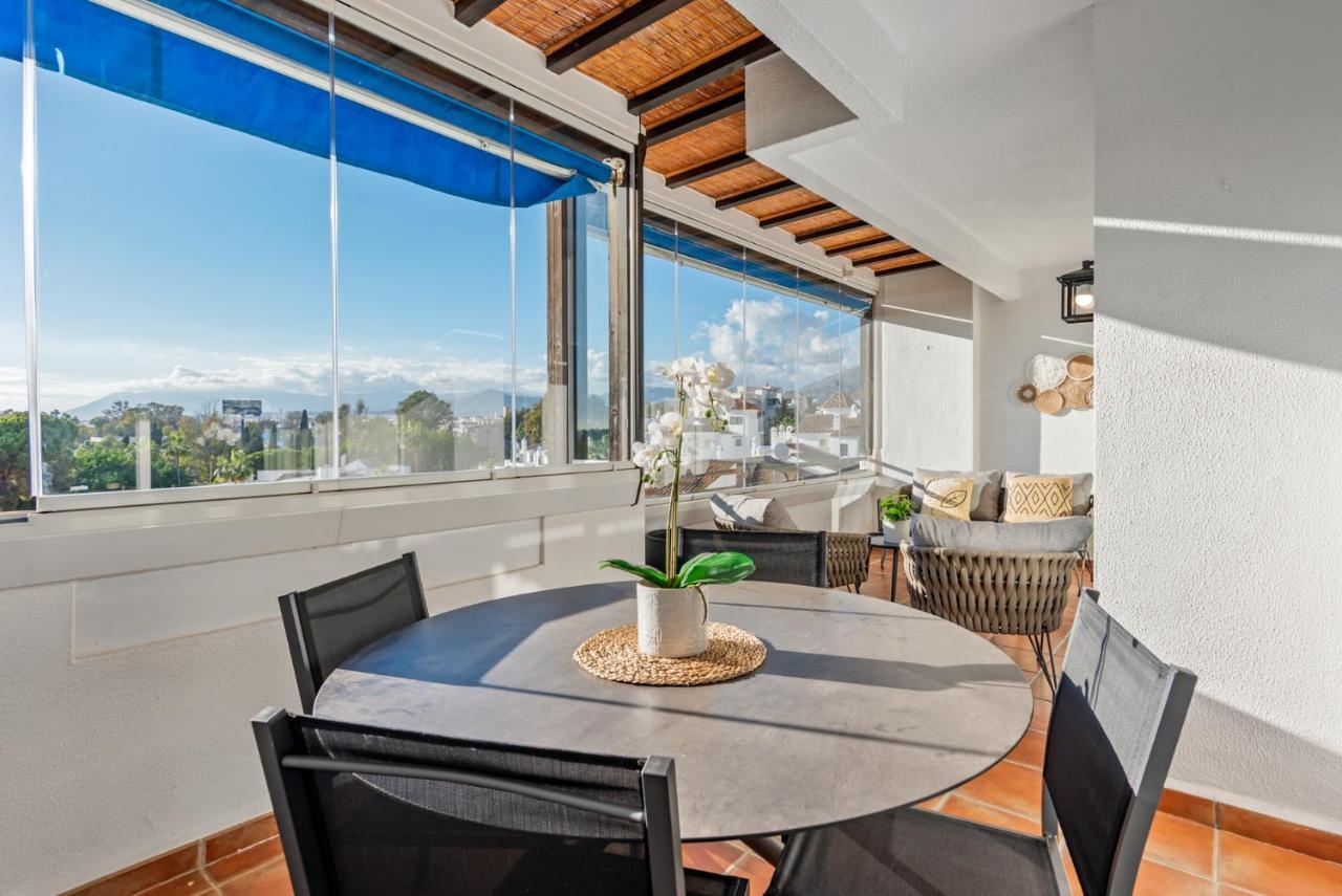 Modern Apartment - 2 Bedrooms, Beachside - Puerto Banus Marbella Bagian luar foto