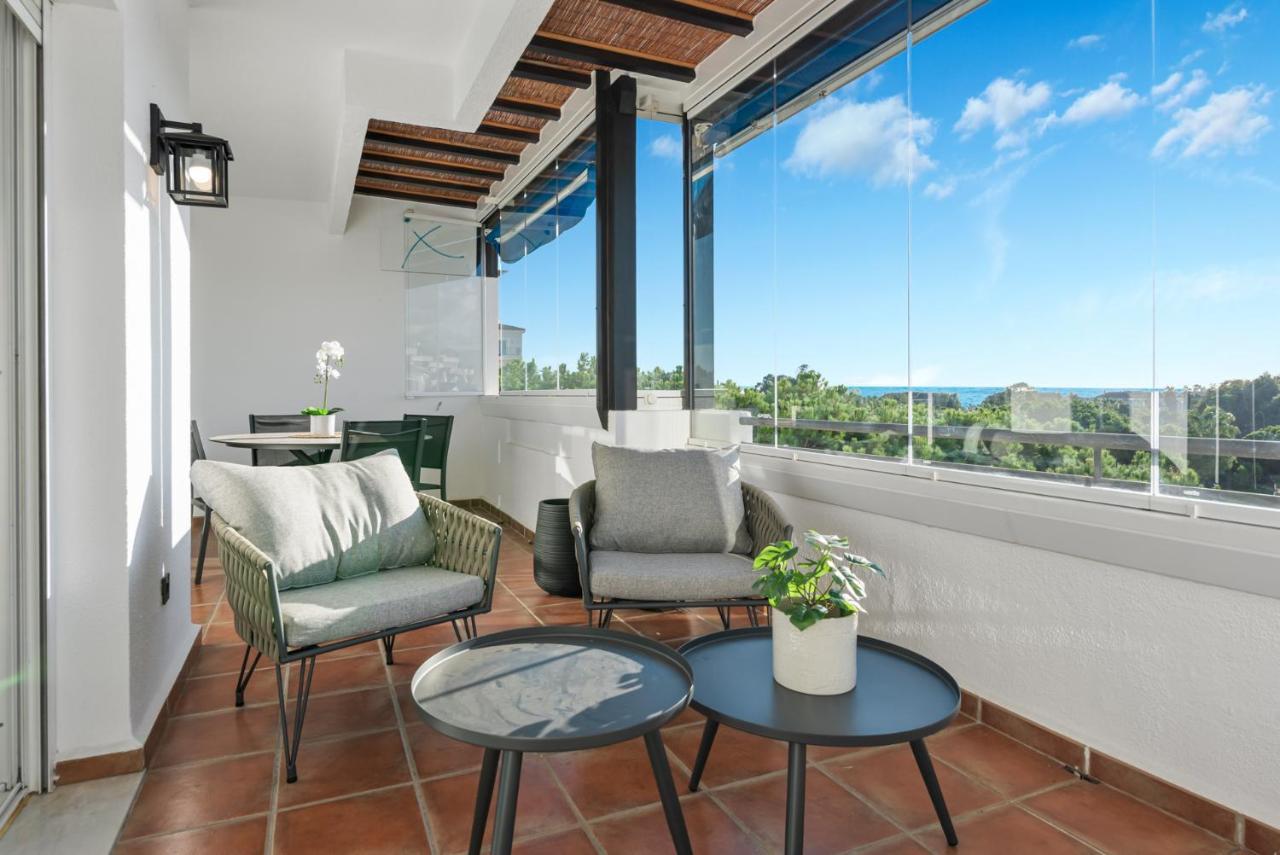 Modern Apartment - 2 Bedrooms, Beachside - Puerto Banus Marbella Bagian luar foto