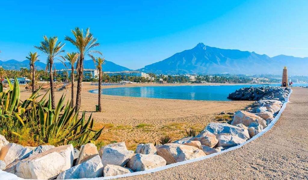 Modern Apartment - 2 Bedrooms, Beachside - Puerto Banus Marbella Bagian luar foto